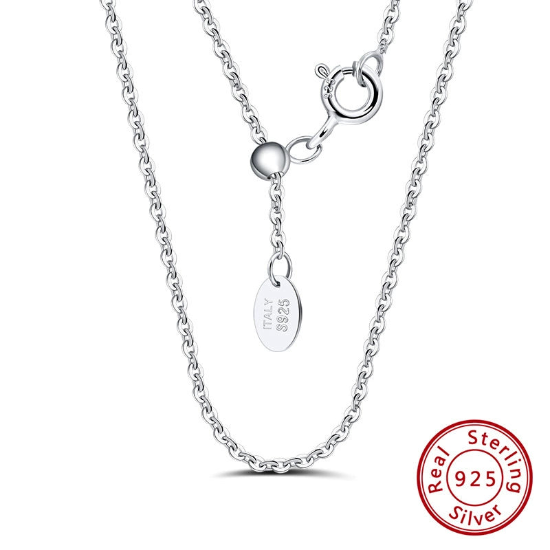 Slim chain necklace styling detail